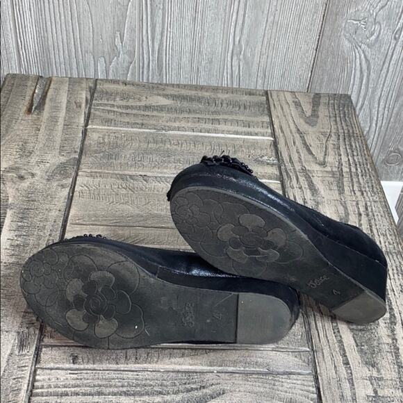 Justice Black Floral Beaded Bow Wedges 4 - Picture 7 of 7